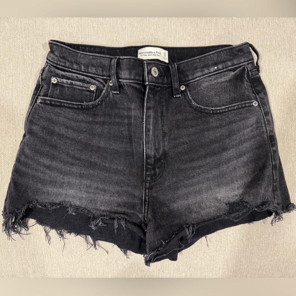 A&F the mom short high rise